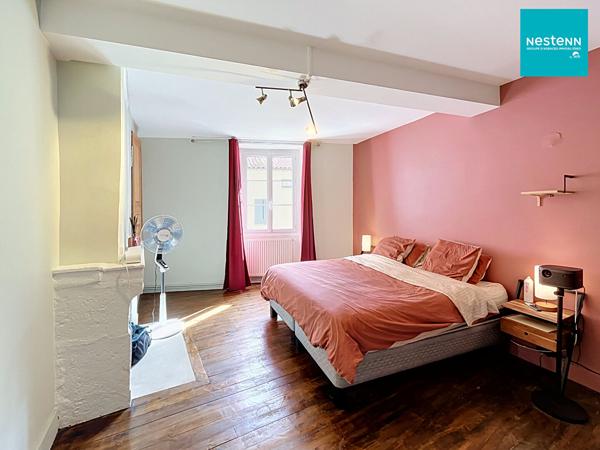 Appartement en duplex - Montbrison 5 pièce(s) - 188 m² - 3 chambres - garage - cave - cour privative