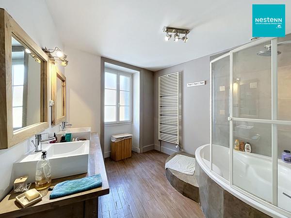 Appartement en duplex - Montbrison 5 pièce(s) - 188 m² - 3 chambres - garage - cave - cour privative