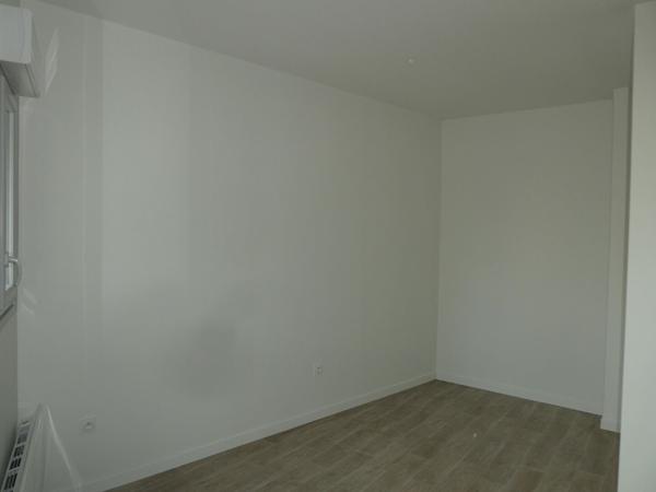 Grand studio neuf à louer 34,81 M2