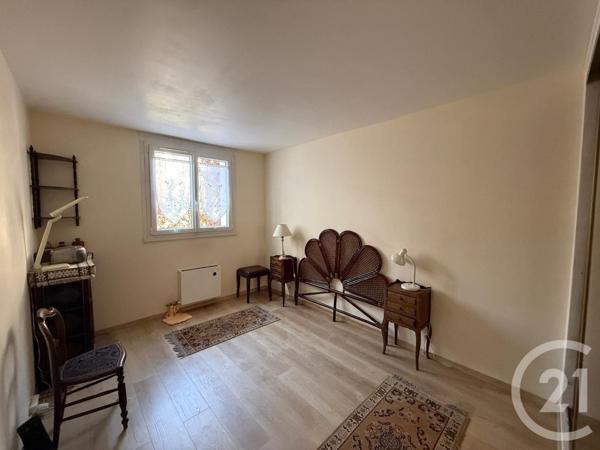 Appartement F4 à vendre  5 pièces - 83,61 m2 GENNEVILLIERS - 92