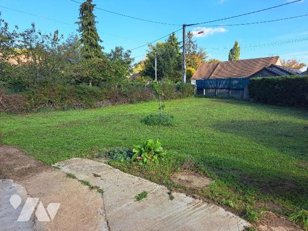 EN CAMPAGNE D YVRE L EVEQUE - PLAIN PIED
Maison 40m² comprenant 3 pièces, salon-cuisine, chamb...