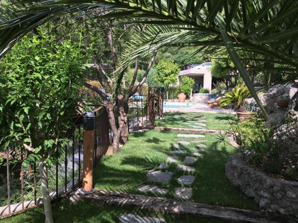 L’Écrin de Falicon : Une Parenthèse Enchantée entre Mer et Montagnes