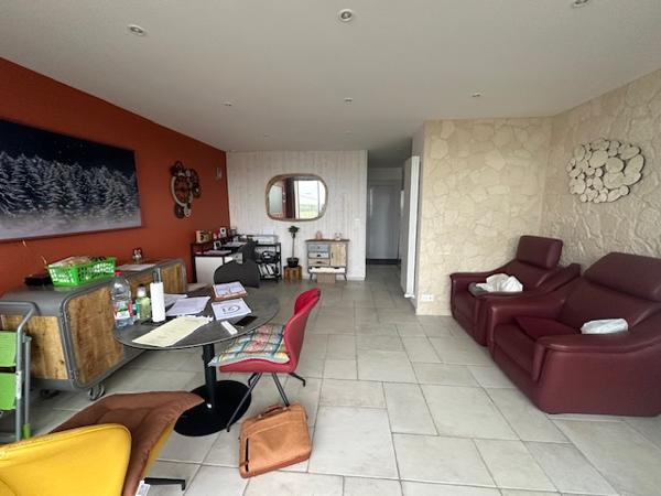 Royan (17200) 

bel appartement royan avec apercu mer