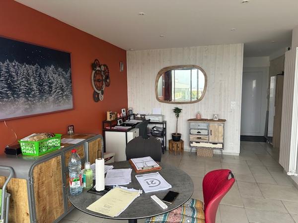 Royan (17200) 

bel appartement royan avec apercu mer