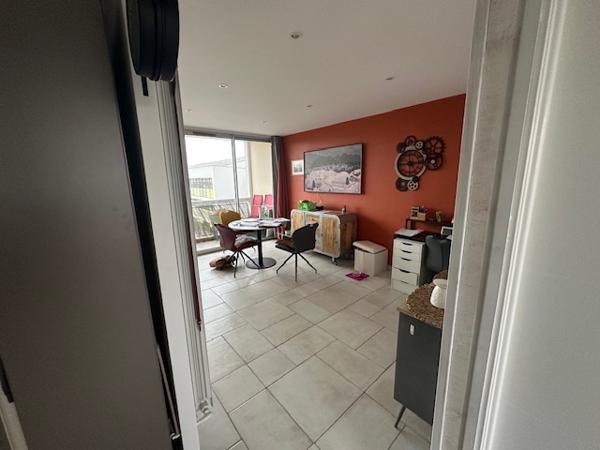 Royan (17200) 

bel appartement royan avec apercu mer