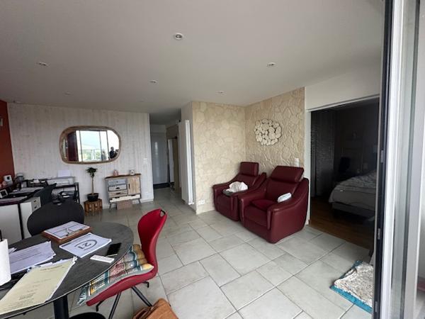 Royan (17200) 

bel appartement royan avec apercu mer