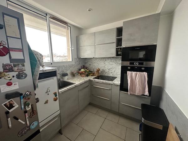 Royan (17200) 

bel appartement royan avec apercu mer