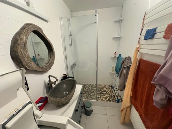 Royan (17200) 

bel appartement royan avec apercu mer