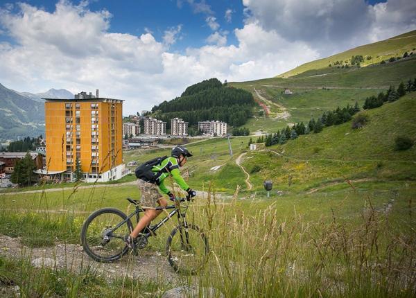 INVESTISSEMENT LOCATIF – ORCIÈRES – Résidence de tourisme Belambra Clubs « Le Roc Blanc » - 7,37 % de rentabilité