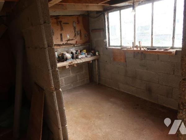 MAISON T3 à rénover, env. 73m2 habitables, comprenant :
. en rez-de-sol : garage, chaufferie, ...