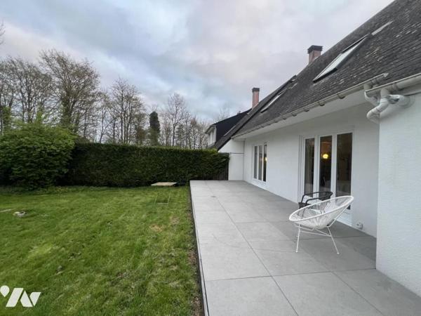 CAEN RIVE GAUCHE - Quartier résidentiel - Maison - 3 chambres - bureau - Garage - Terrain.