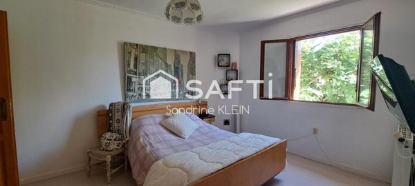 Maison 158 m², 7 pièces, avec véranda, garage et préau