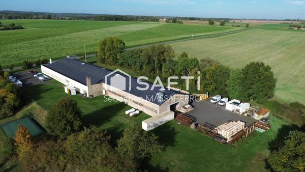 Local industriel avec stockage, atelier et bureaux