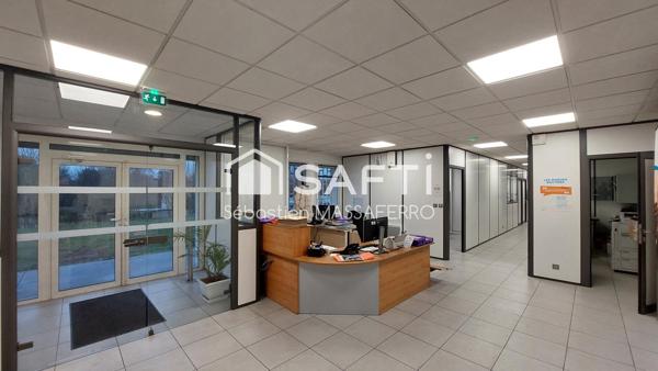 Local industriel avec stockage, atelier et bureaux