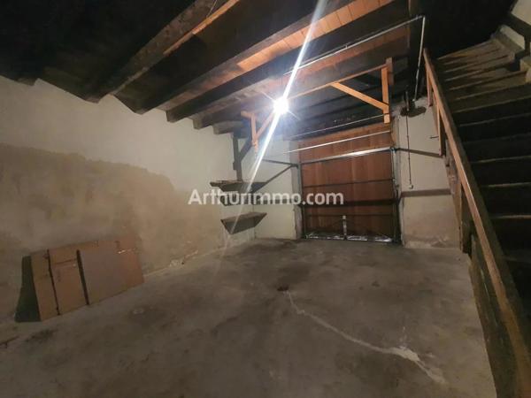 Vente                                                      Immeuble
                        
                     10 pièces                                         à Pont-du-Navoy