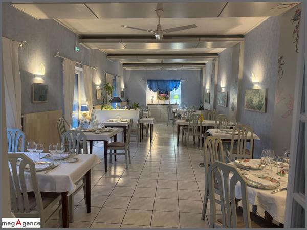 Local Commercial à GUECELARD, 72230 - 5 pièces 242m²