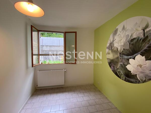 Maison à vendre avec 2 chambres jardin - centre ville - La Chartre-sur-le-Loir (72340)