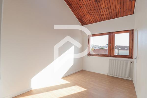 Immeuble 10 pièces 218.59 m2
