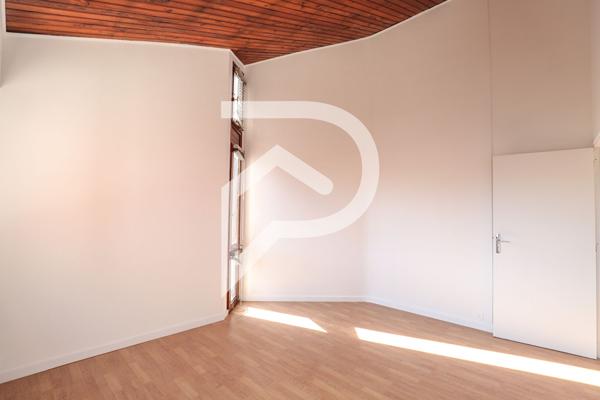 Immeuble 10 pièces 218.59 m2