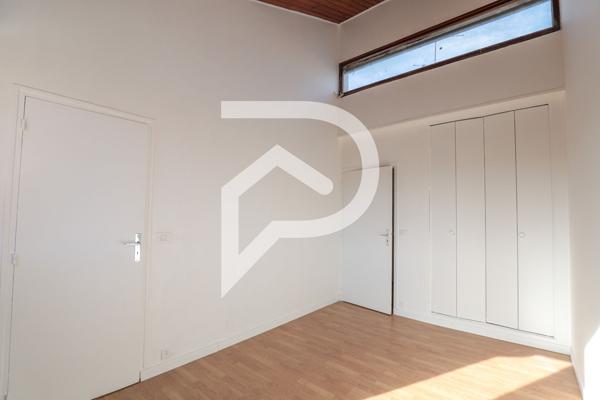 Immeuble 10 pièces 218.59 m2