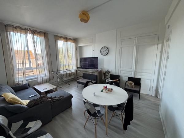 Investissement locatif: Dunkerque centre, appartement de 48m2, une chambre + cellier + cave.