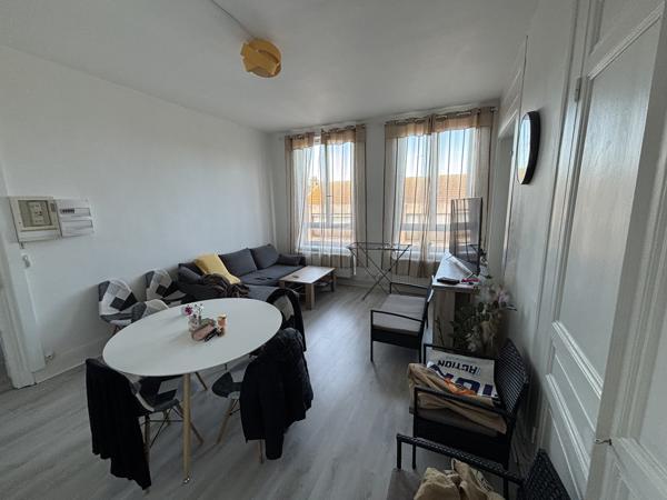 Investissement locatif: Dunkerque centre, appartement de 48m2, une chambre + cellier + cave.
