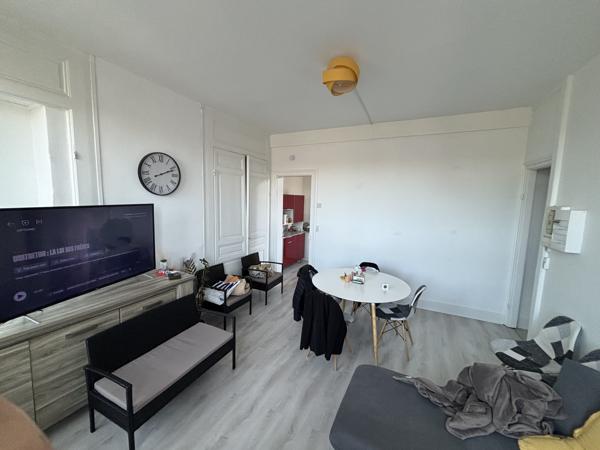 Investissement locatif: Dunkerque centre, appartement de 48m2, une chambre + cellier + cave.