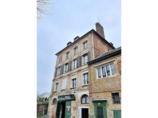 Local Commercial 1 pièce - 169 m²