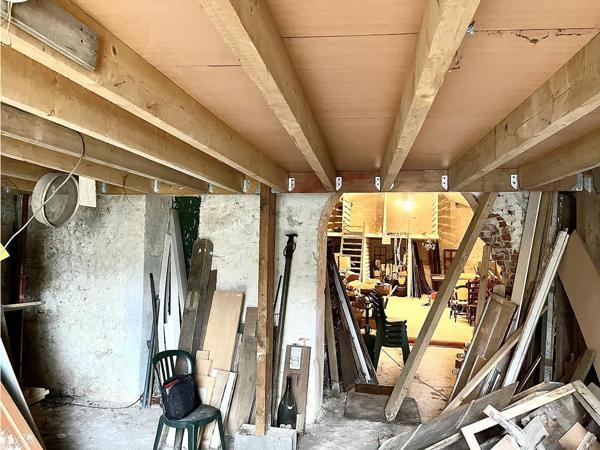 Local Commercial 1 pièce - 169 m²