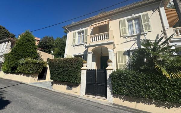 Maison à vendre    5 pièces •  Nice