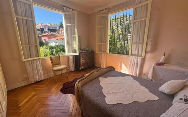 Maison à vendre    5 pièces •  Nice
