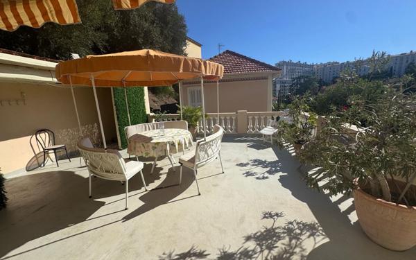 Maison à vendre    5 pièces •  Nice