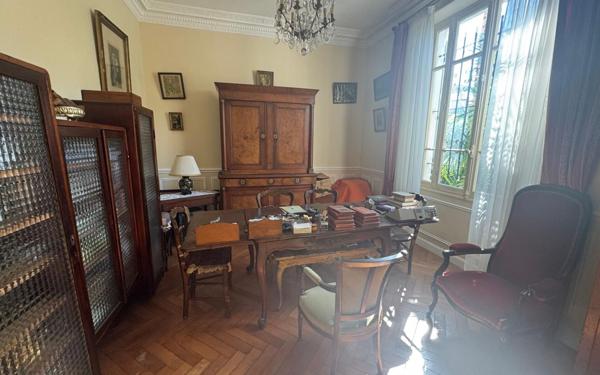 Maison à vendre    5 pièces •  Nice