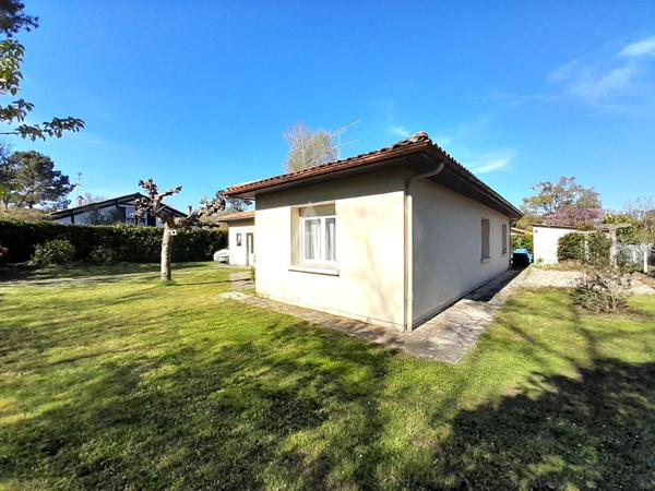 Maison de plain-pied . Environnement calme- Mont de Marsan