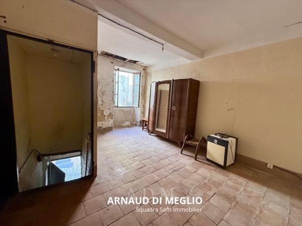 Appartement à rénover dans la vieille ville de Bonifacio