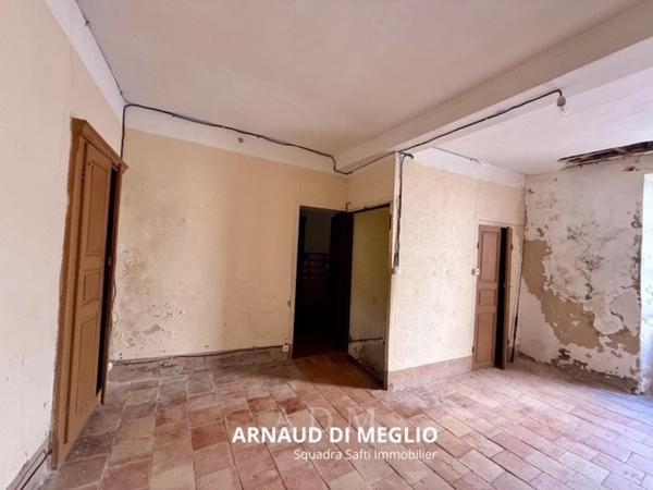 Appartement à rénover dans la vieille ville de Bonifacio