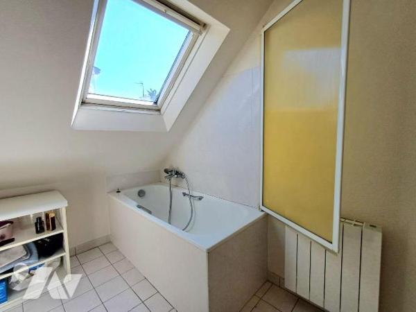 Maison située à LARMOR-PLAGE proche des plages,  idéale pour ceux qui cherchent la vie de plain...