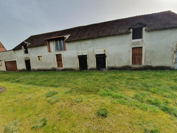 Corps de ferme Luant 7 pièce(s)  + granges + dépendances sur 2 ha