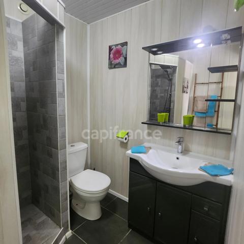 SUR LES HAUTEURS DE STE LUCE-UNE RESIDENCE DE 5 APPARTEMENTS- PISCINE- VUE MER DES CARAIBES