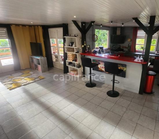 SUR LES HAUTEURS DE STE LUCE-UNE RESIDENCE DE 5 APPARTEMENTS- PISCINE- VUE MER DES CARAIBES