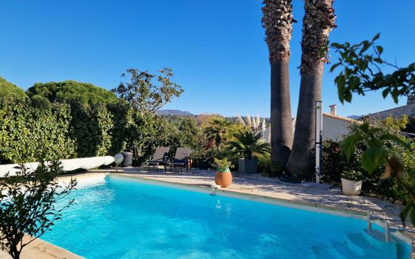 Maison à vendre    5 pièces • 132,41 m2 Fréjus