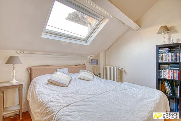 Versailles Proximité plateau Saint-Antoine - Maison 9 pièces 238 m² au sol sur parcelle de 450 m² environ avec terrasse, jardin et garage 1 680 000 € **  - Référence  28340