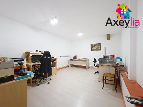 Mably (42300) A VENDRE - SECTEUR MABLY - ANCIEN CUVAGE RÉNOVÉ AVEC 5 CHAMBRES, GRANGE ET TERRAIN