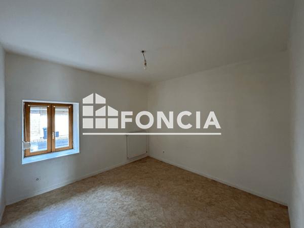 Location Appartement 4 pièces 81.43 m² - La Francheville 08000