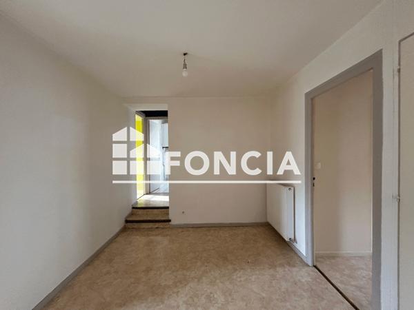Location Appartement 4 pièces 81.43 m² - La Francheville 08000