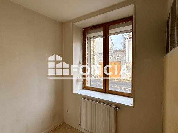 Location Appartement 4 pièces 81.43 m² - La Francheville 08000