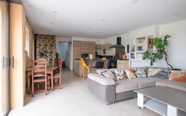 Maison à vendre    9 pièces • 257 m2 Limas