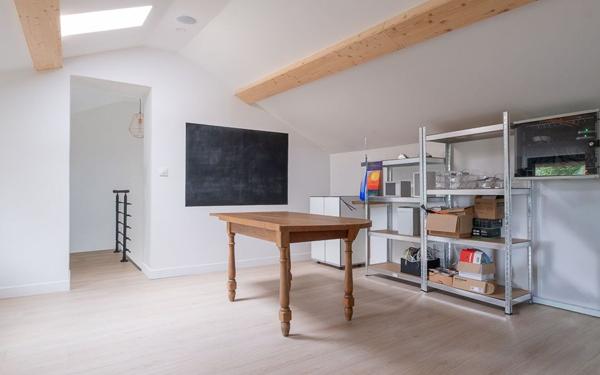 Maison à vendre    9 pièces • 257 m2 Limas