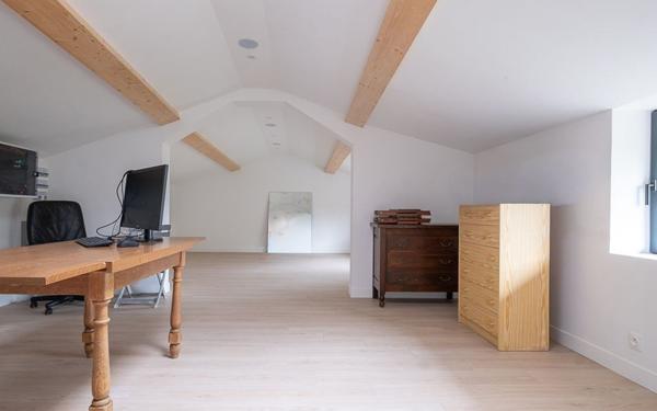 Maison à vendre    9 pièces • 257 m2 Limas