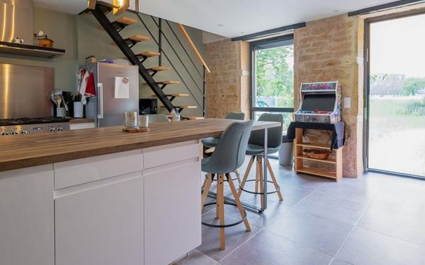 Maison à vendre    9 pièces • 257 m2 Limas